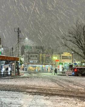 日本惊现3米深暴雪，原因何在？